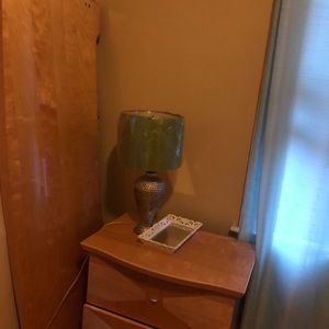 bedroom set, 2 side dresser, main dresser w/mirror